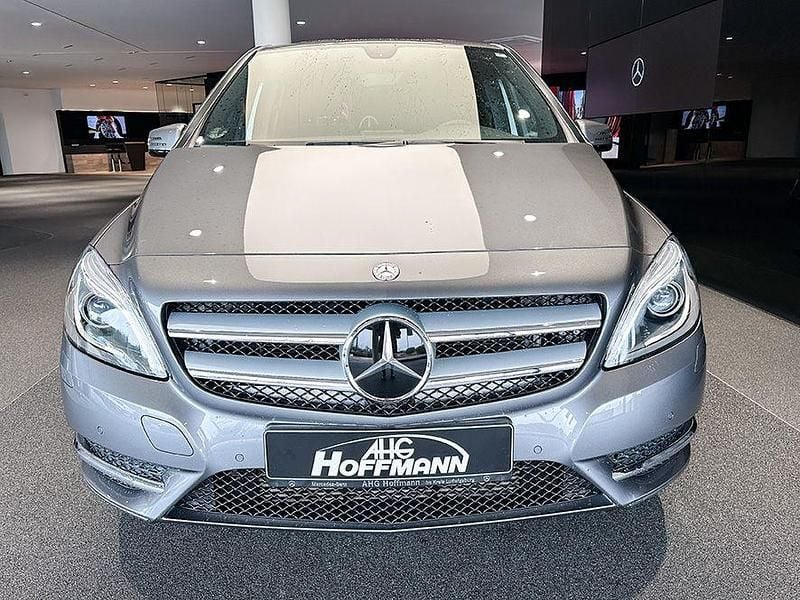 Gebraucht Mercedes B220 182 PS (133 kW) 2013 Grau Van / Kleinbus
