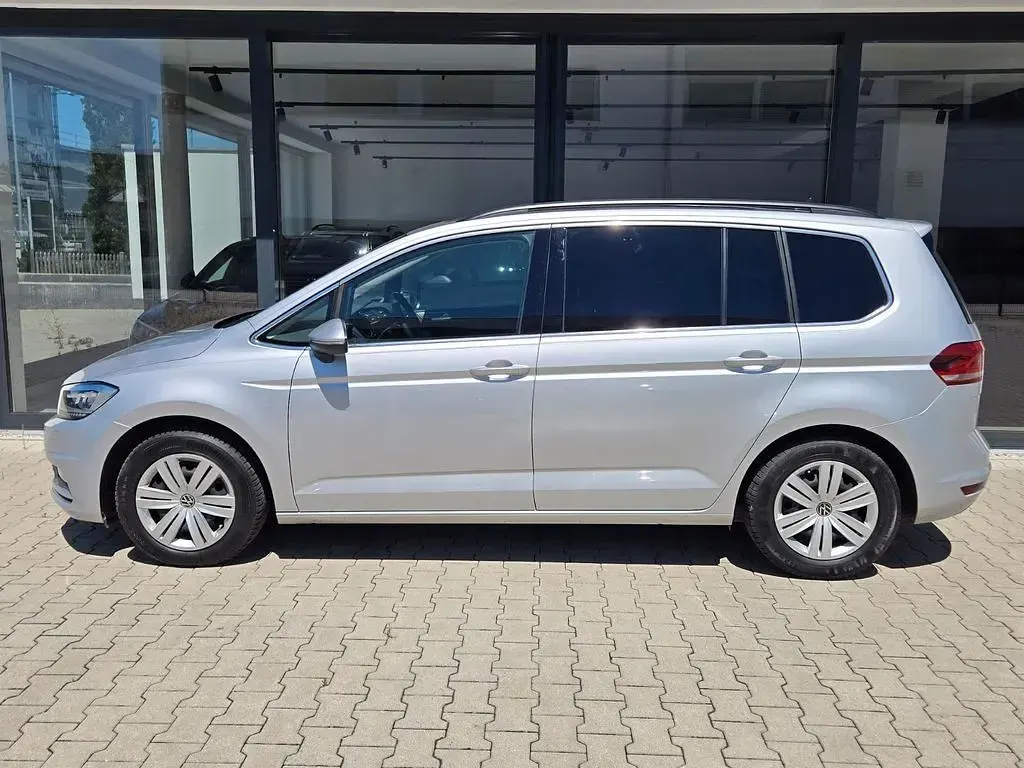 Gebraucht VW Touran Highline 150 PS (110 kW) 2021 Silber Van / Kleinbus