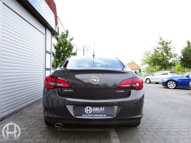 Gebraucht Opel Astra 140 PS (102 kW) 2013 Grau metallic Limousine