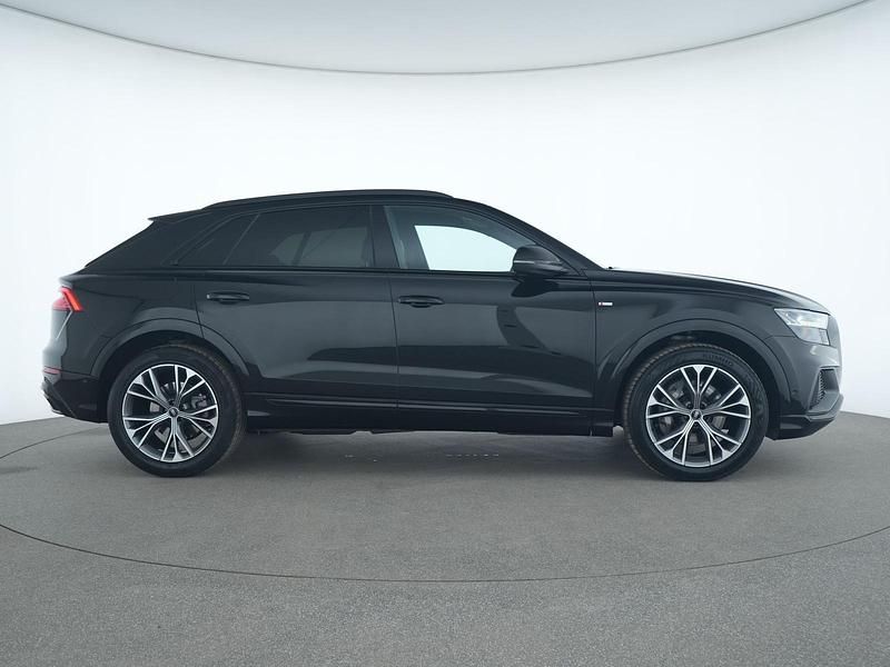 Gebraucht Audi Q8 S-Line 231 PS (169 kW) 2022 Mythosschwarz SUV