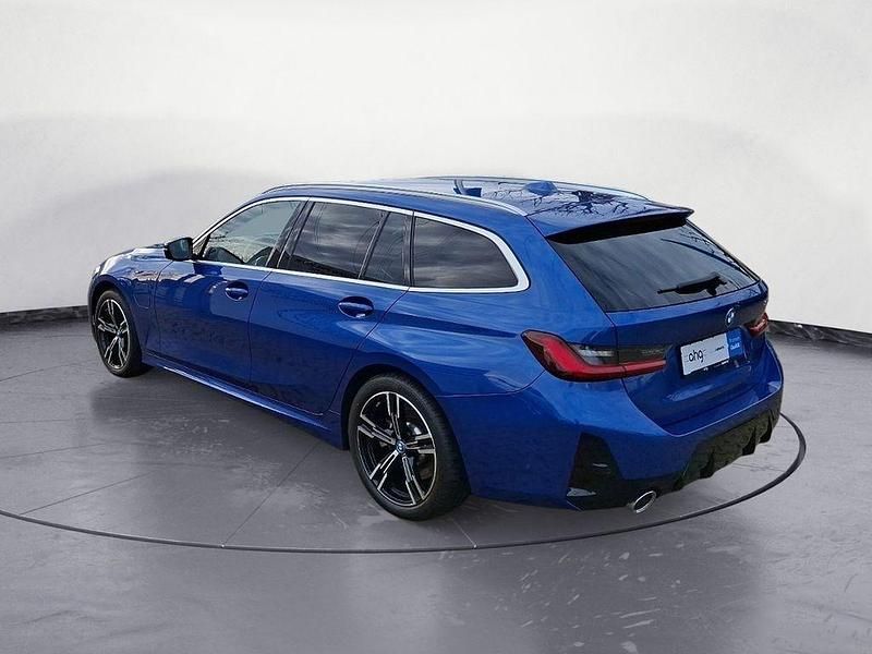 Gebraucht BMW 330e Performance 184 PS (135 kW) 2023 Blau Kombi