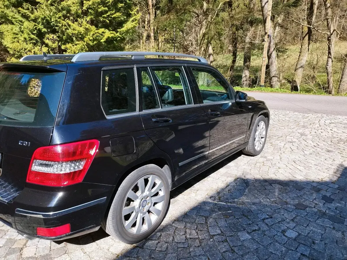 Gebraucht Mercedes GLK200 143 PS (105 kW) 2011 Schwarz SUV