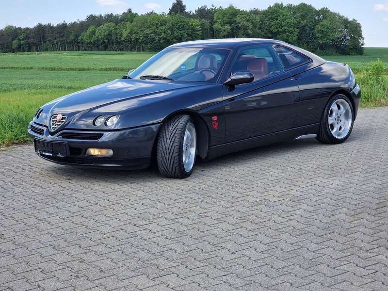 Schwarz Gebraucht 1998 Alfa Romeo GTV Coupé | 9.950 € (Teuer) - Bild 1/4