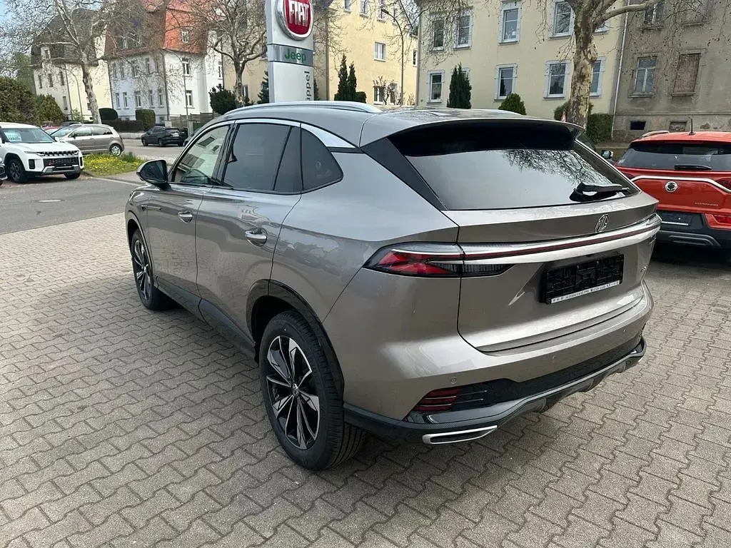 Neu MG HS Luxury 224 PS (164 kW) 2026 Silber SUV