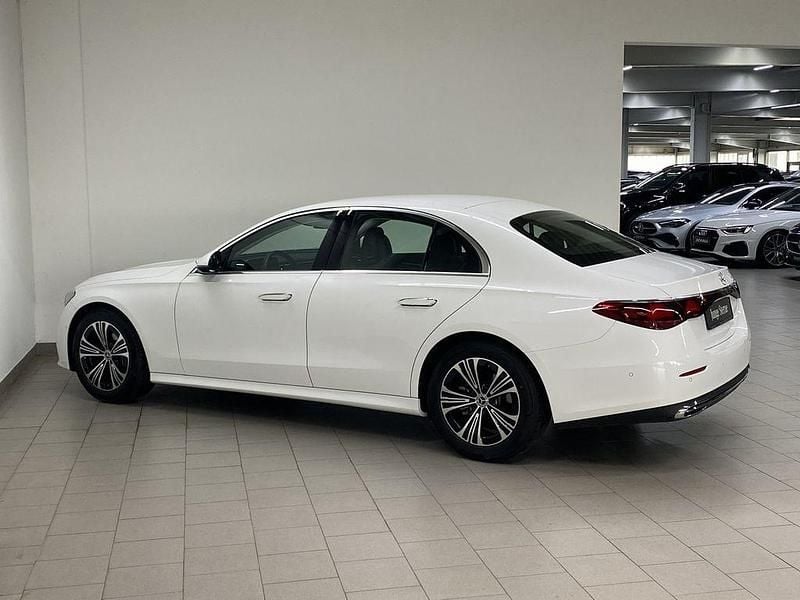 Gebraucht Mercedes E200 204 PS (150 kW) 2024 Weiß Limousine