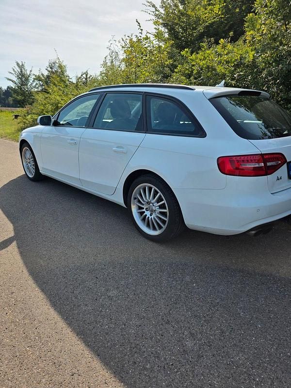 Second-hand Audi A4 120 CP (88 kW) 2013 Alb Break