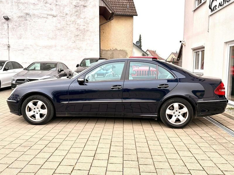 Gebraucht Mercedes E320 224 PS (164 kW) 2005 Blau Limousine