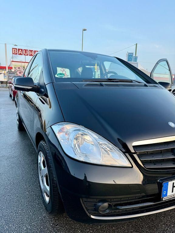 Gebraucht Mercedes A160 95 PS (69 kW) 2010 Schwarz Limousine