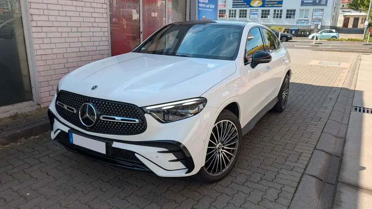 Gebraucht Mercedes GLC450 AMG 367 PS (269 kW) 2024 Polarweiss SUV