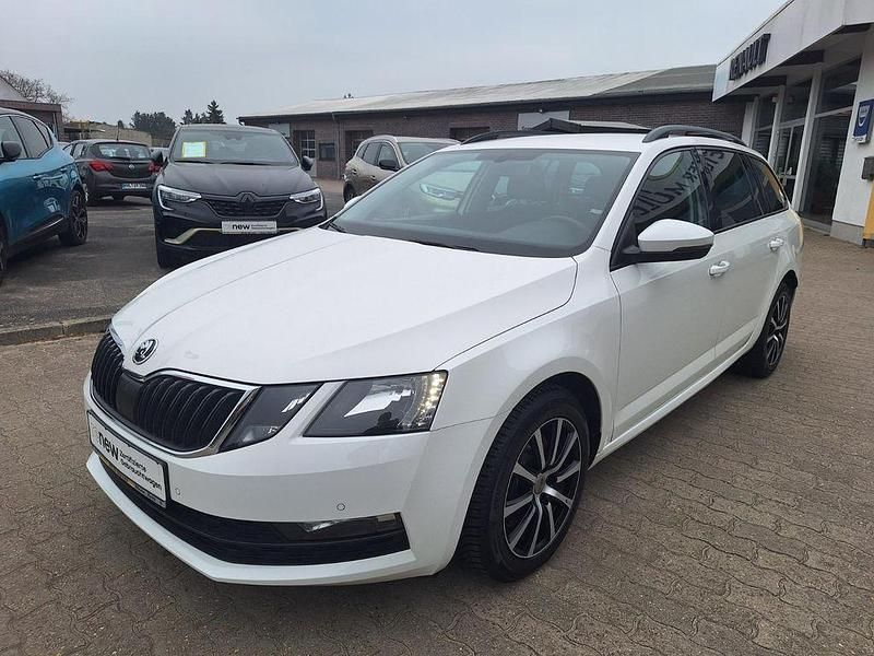 Weiß Gebraucht 2017 Skoda Octavia Ambition Kombi | 17.990 € (Etwas zu teuer) - Bild 1/4