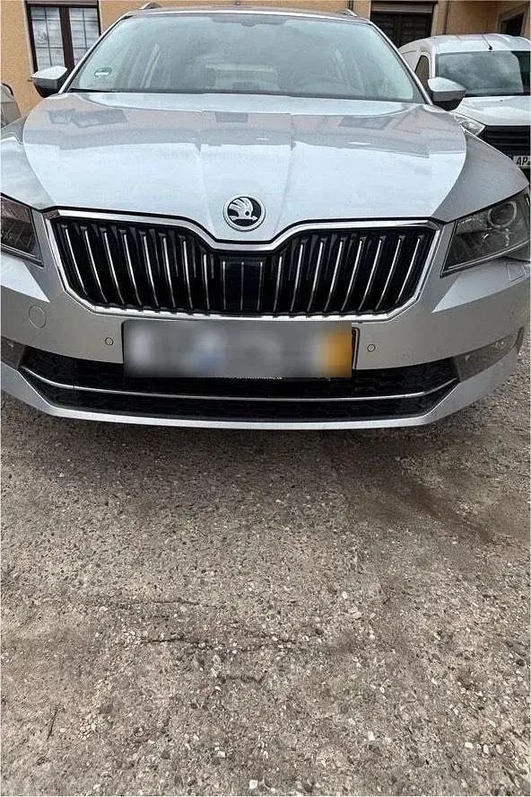 Używany Skoda Superb 150 KM (110 kW) 2016 Srebrny Kombi