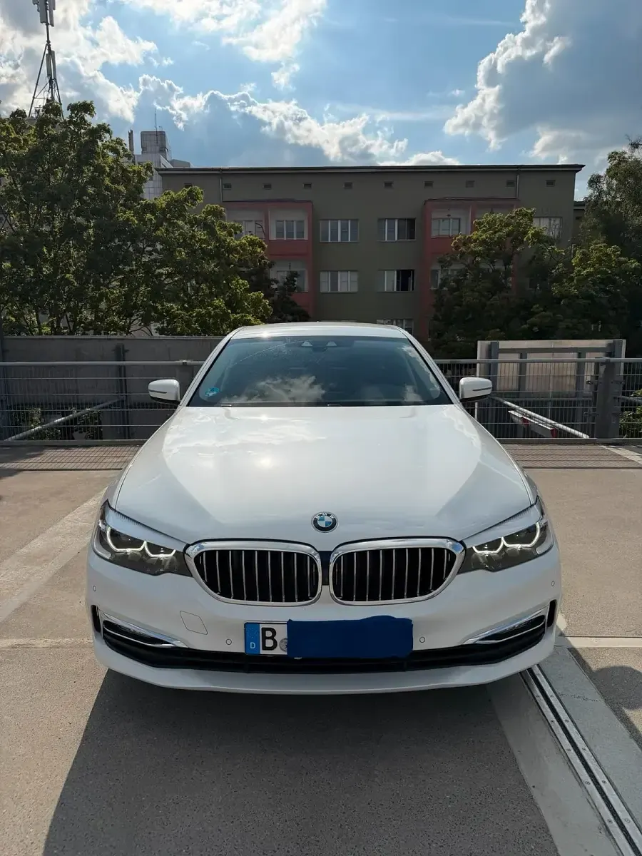 Gebraucht BMW 520 Luxury Line 190 PS (139 kW) 2018 Weiß Limousine