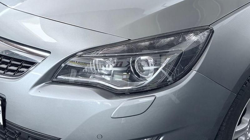 Gebraucht Opel Astra Innovation 140 PS (102 kW) 2011 Silber Limousine