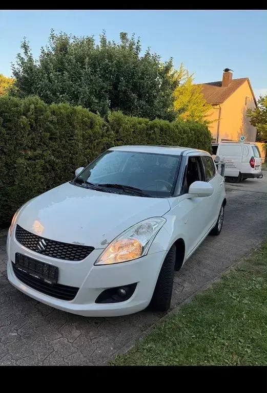 Gebraucht Suzuki Swift Club 94 PS (69 kW) 2011 Weiß Kleinwagen