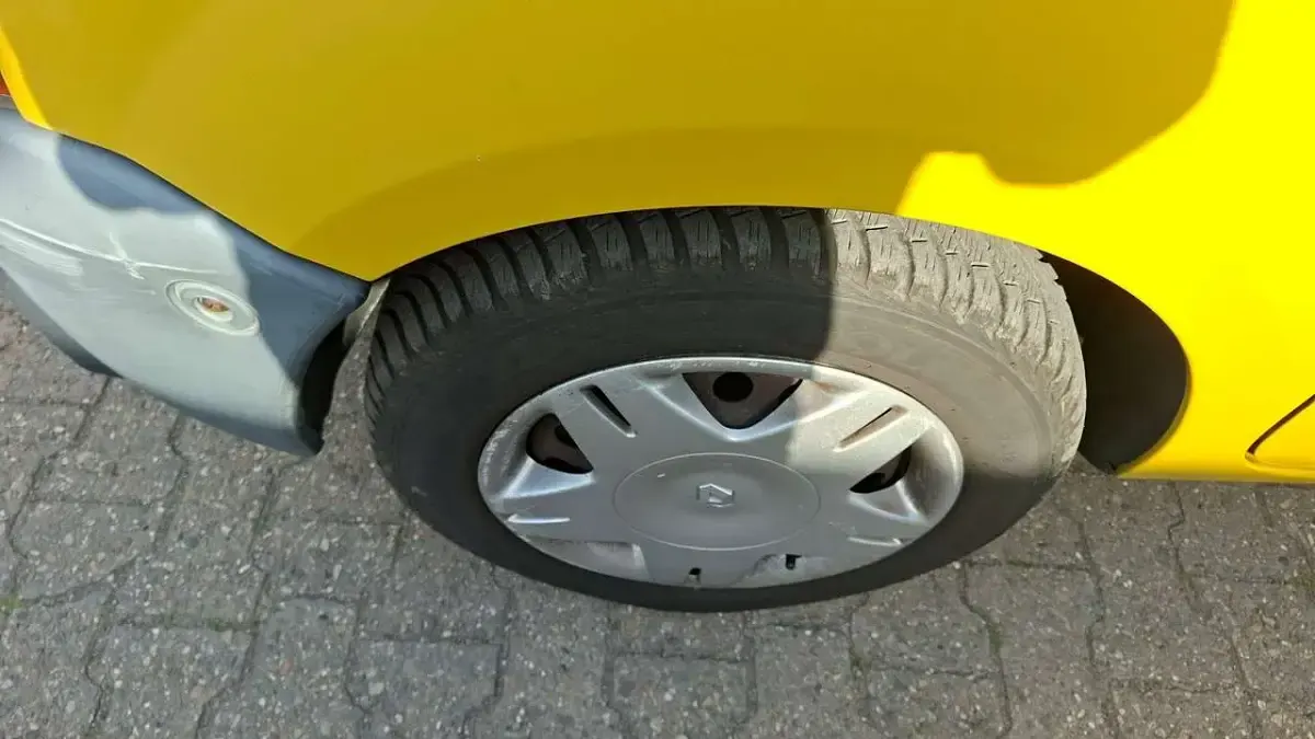 Gebraucht Renault Kangoo 58 PS (42 kW) 1998 Gelb Van / Kleinbus