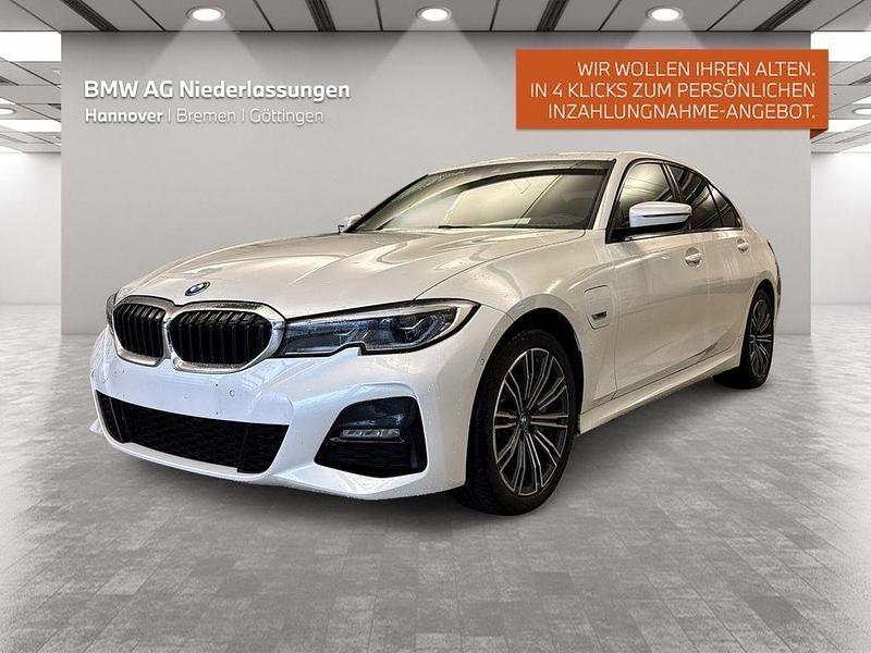 Weiß Gebraucht 2022 BMW 330e M Sport Limousine | 34.410 € (Fairer Preis) - Bild 1/4