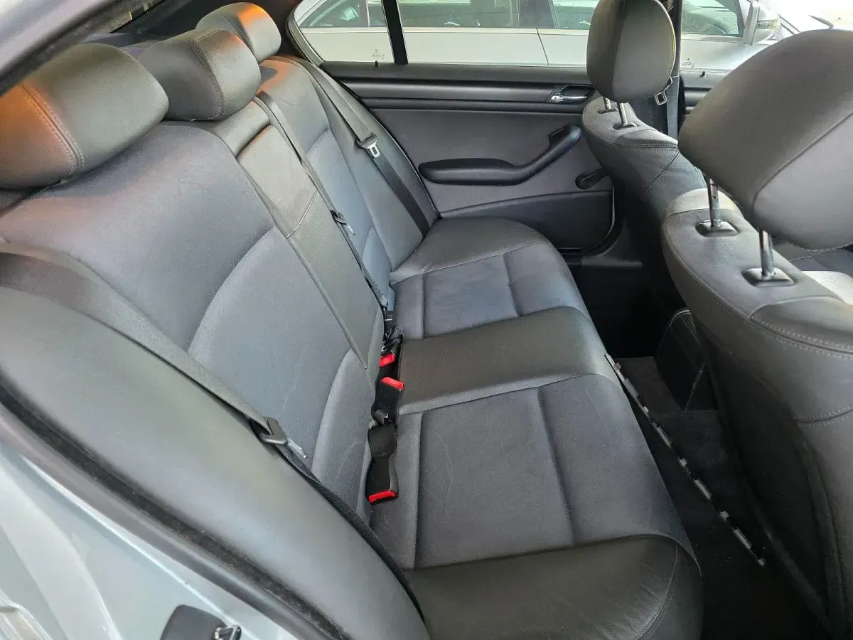 Gebraucht BMW 318 143 PS (105 kW) 2004 Silber Limousine