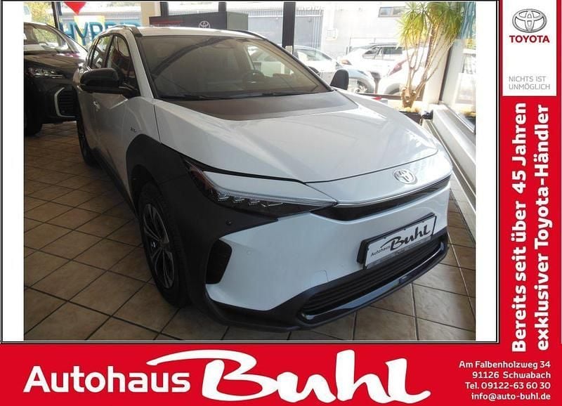 Platinumweiß perleffekt Neu 2025 Toyota bZ4X SUV | 36.598 € (Superpreis) - Bild 1/4