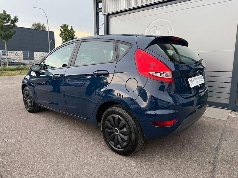 Gebraucht Ford Fiesta Trend 82 PS (60 kW) 2009 Blazerblau Kleinwagen