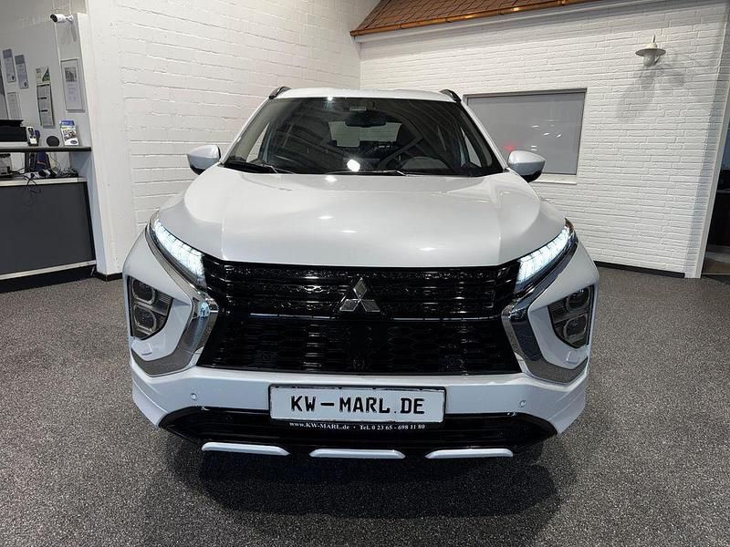 Gebraucht Mitsubishi Eclipse Cross Plus 188 PS (138 kW) 2023 Weiß SUV