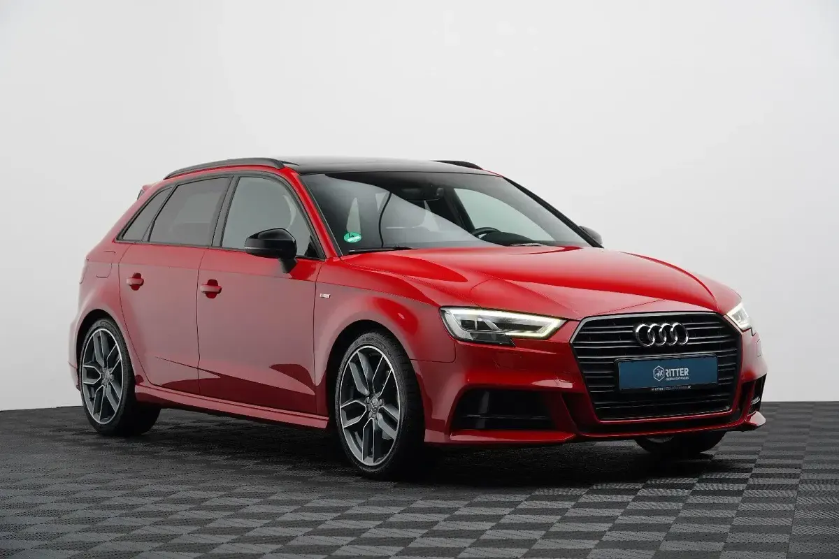 Gebraucht Audi A3 S-Line 150 PS (110 kW) 2019 Rot Limousine