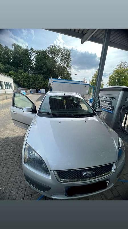 Gebraucht 2005 Ford Focus Trend Kombi | 650 € (Superpreis) - Bild 1/4