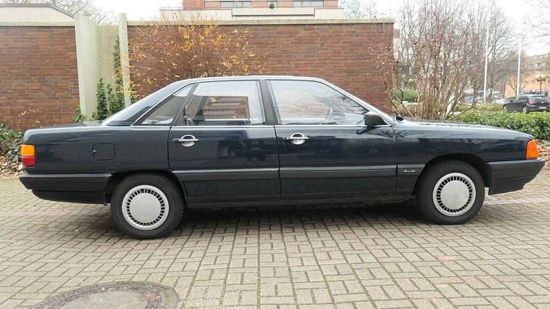 Gebraucht Audi 100 75 PS (55 kW) 1982 Blau Limousine