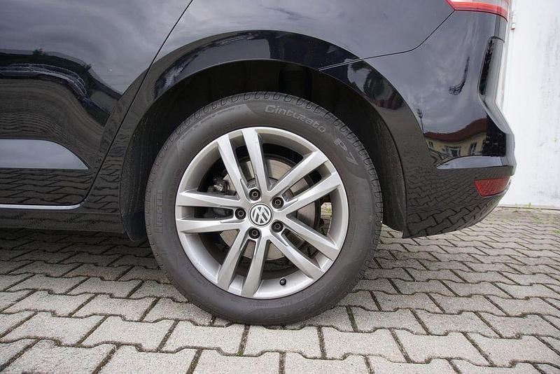 Gebraucht VW Touran S 190 PS (139 kW) 2016 Deep black perleffekt Van / Kleinbus