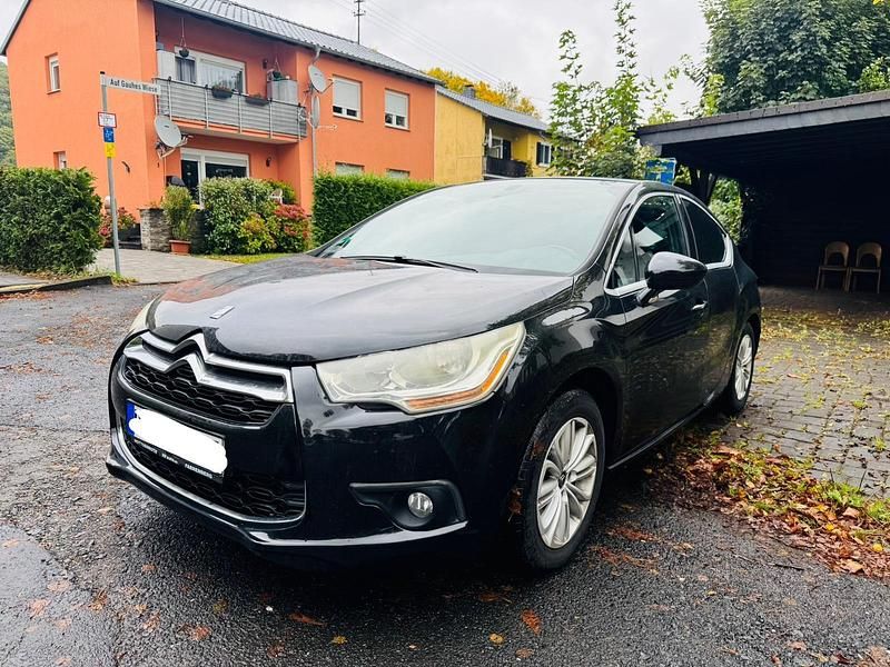 Schwarz Gebraucht 2013 Citroën DS4 Kleinwagen | 3.490 € (Fairer Preis) - Bild 1/4