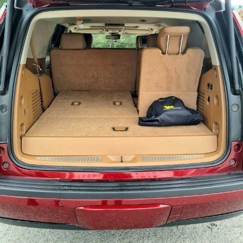 Gebraucht Cadillac Escalade 426 PS (313 kW) 2016 Rot metallic SUV