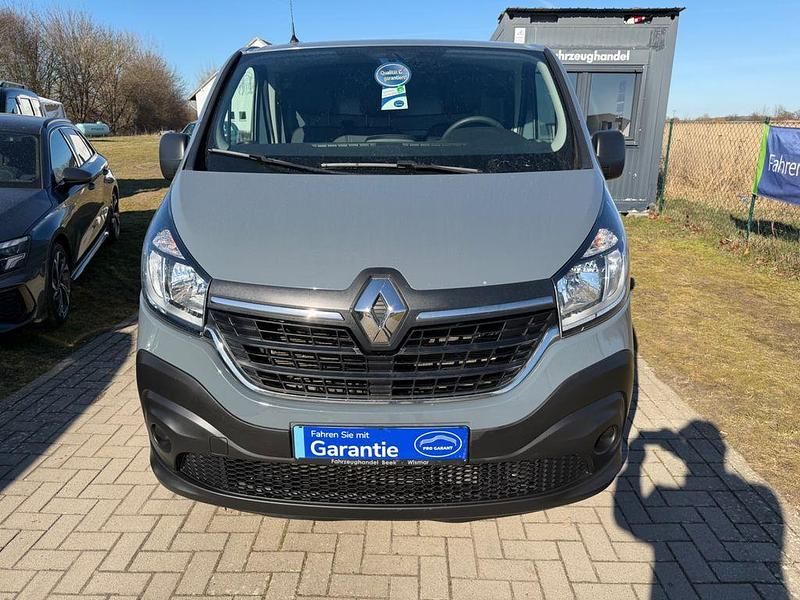 Gebraucht Renault Trafic Komfort 120 PS (88 kW) 2021 Grau Van / Kleinbus