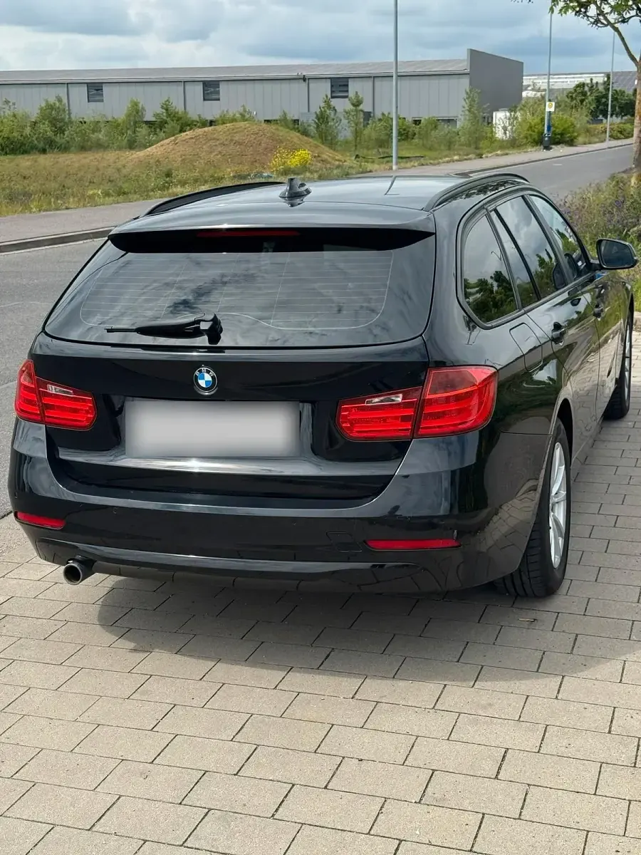 Gebraucht BMW 318 2015 Schwarz Kombi