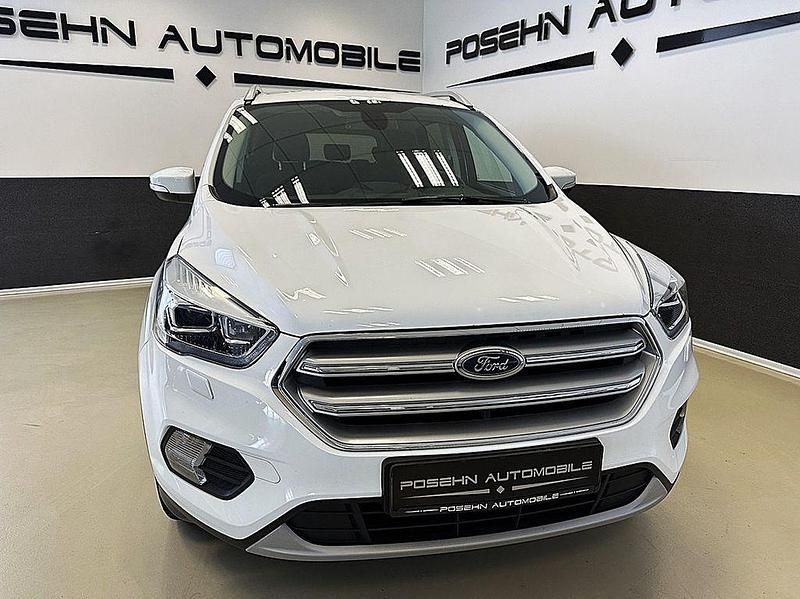 Gebraucht Ford Kuga Titanium 120 PS (88 kW) 2019 Frostweiß SUV