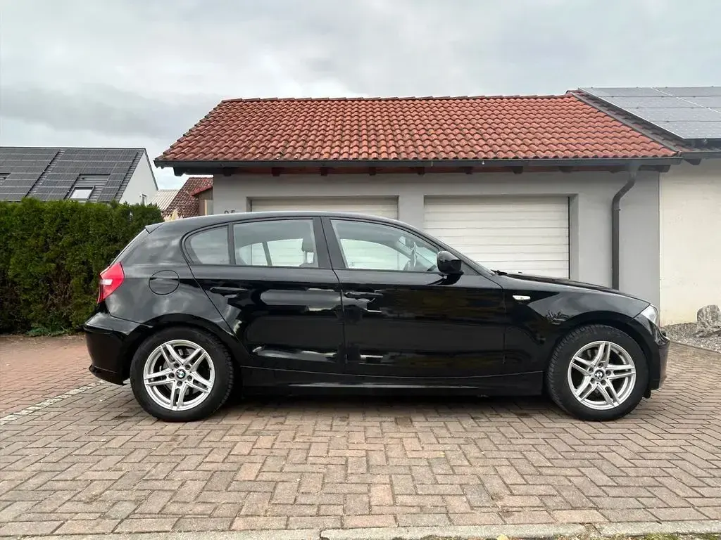 Gebraucht BMW 120 Sport Line 199 PS (146 kW) 2009 Schwarz Kleinwagen