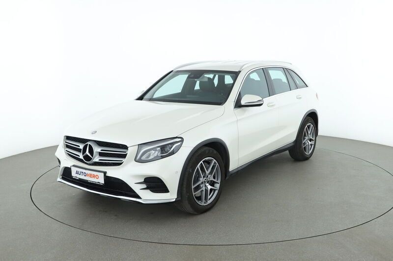 Weiß Gebraucht 2017 Mercedes GLC220 AMG line SUV | 26.390 € (Guter Preis) - Bild 1/4