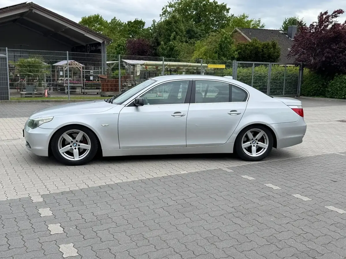 Käytetty BMW 525 192 HP (141 kW) 2003 Harmaa Sedan