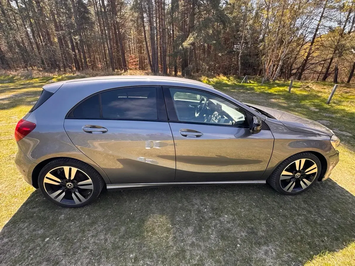 Gebraucht Mercedes A200 Urban 136 PS (100 kW) 2017 Grau Kleinwagen