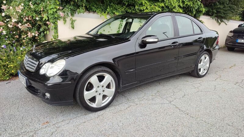 Schwarz Gebraucht 2005 Mercedes C200 Classic Limousine | 2.650 € (Fairer Preis) - Bild 1/4