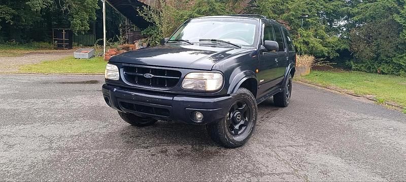 Blau Gebraucht 2000 Ford Explorer Limited SUV | 2.400 € - Bild 1/4