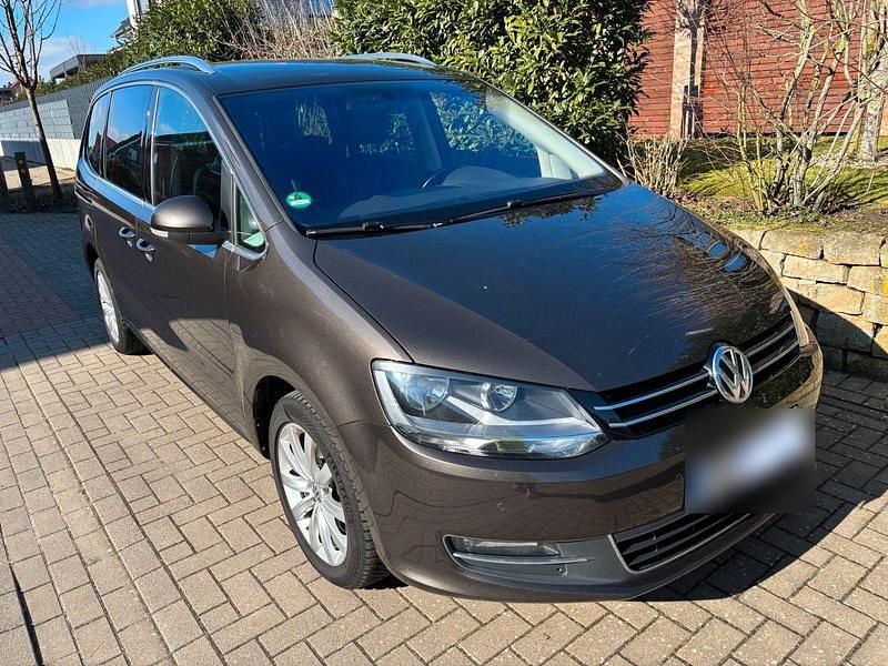 Gebraucht VW Sharan Highline 150 PS (110 kW) 2016 Braun Van / Kleinbus