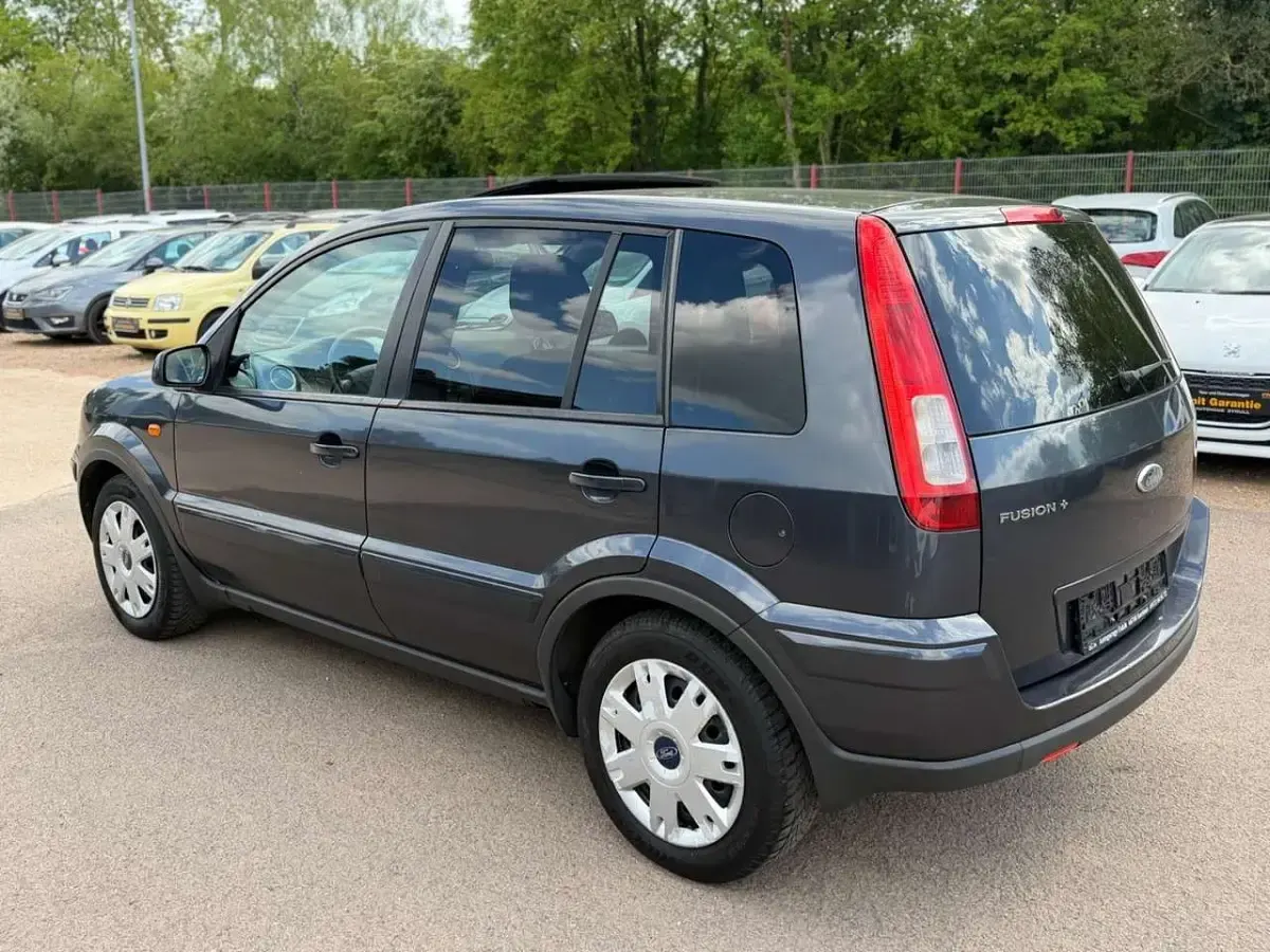 Gebraucht Ford Fusion 101 PS (74 kW) 2006 Blau Kleinwagen
