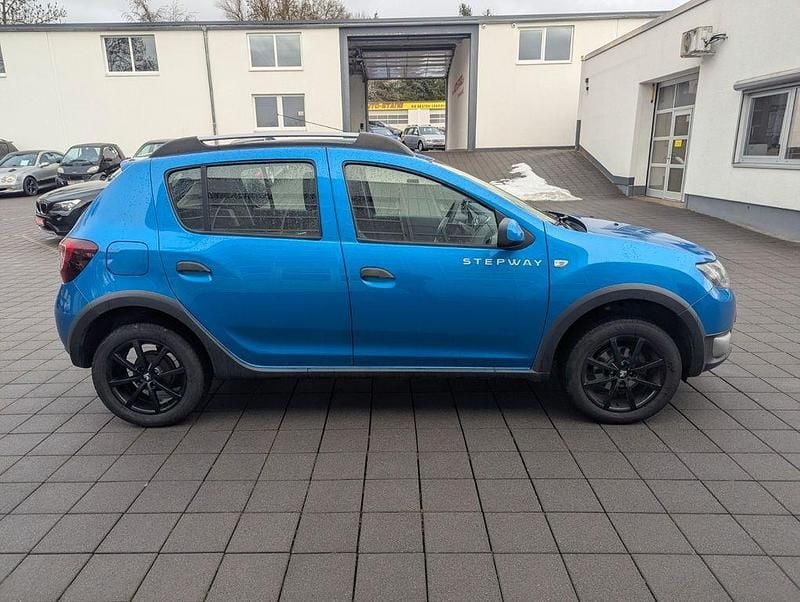 Gebraucht Dacia Sandero Stepway 90 PS (66 kW) 2017 Blau Limousine