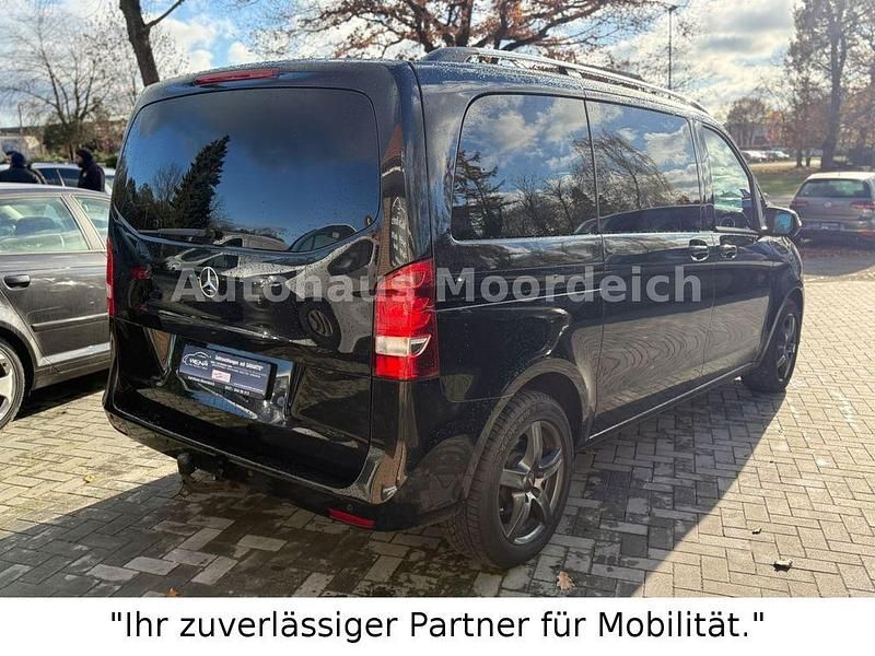Gebraucht Mercedes V220 Edition 163 PS (119 kW) 2015 Schwarz Van / Kleinbus