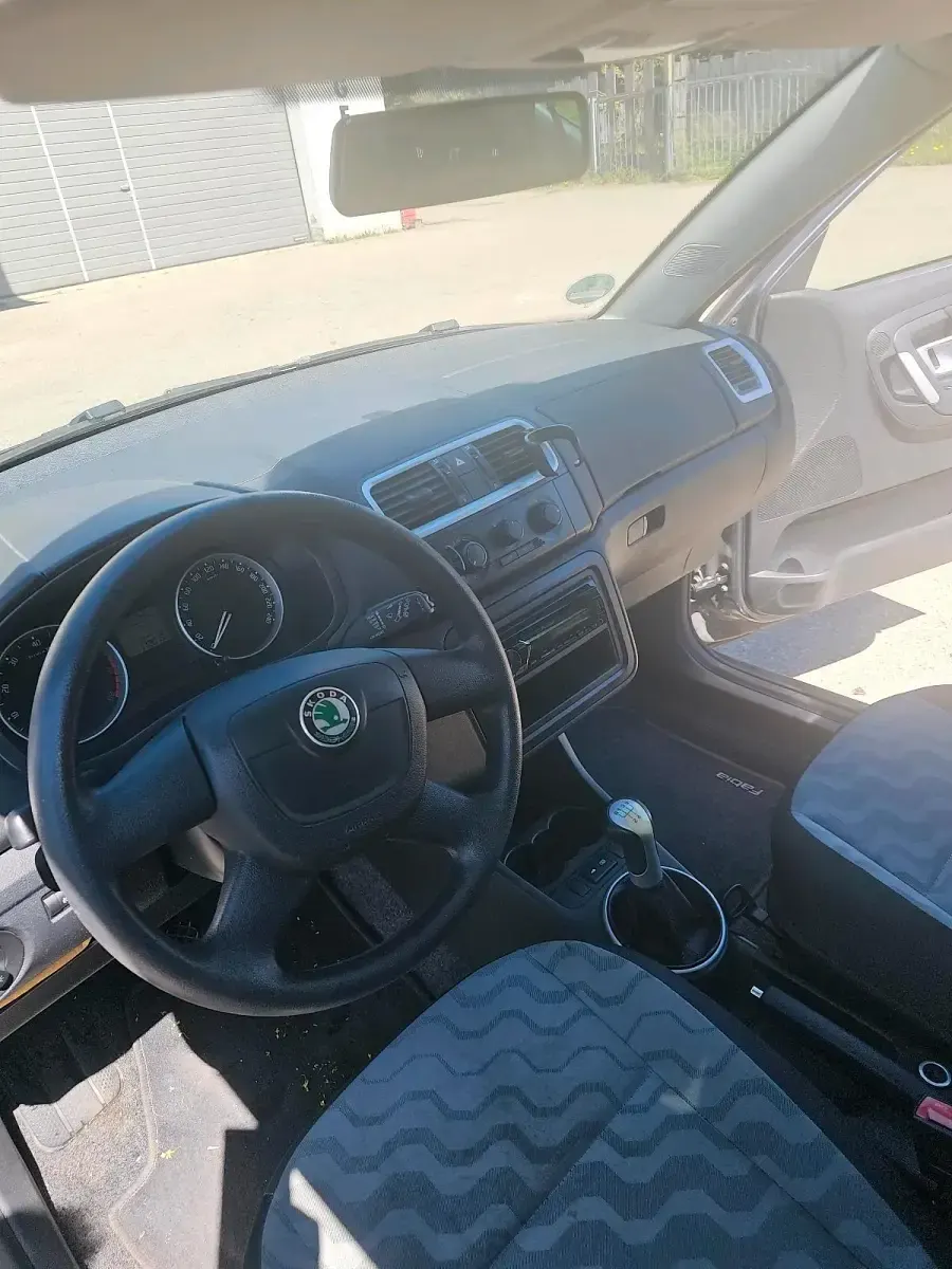 Second-hand Skoda Fabia 61 CP (44 kW) 2011 Gri Hatchback
