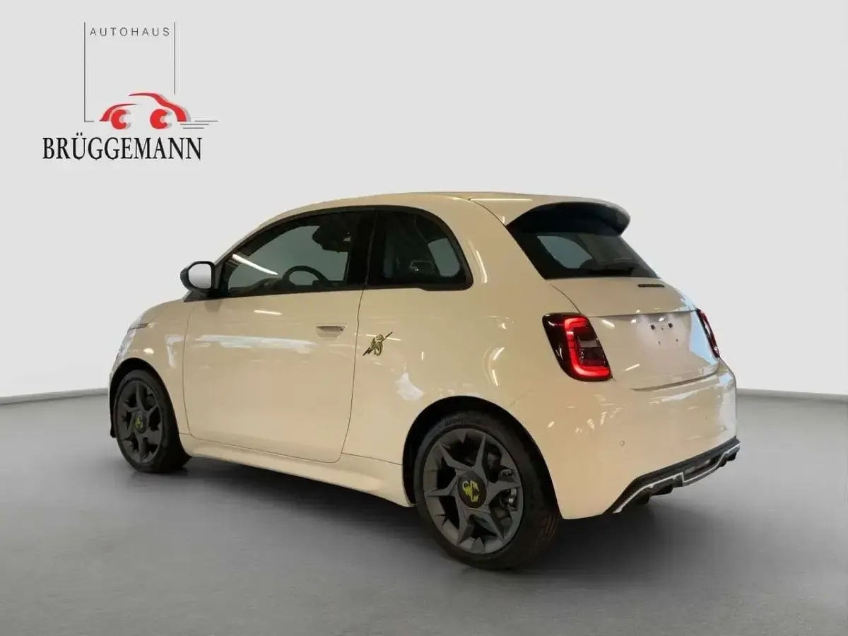 Neu Abarth 500 114 kW (155 PS) 2026 Antidote white Limousine