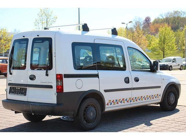 Second-hand Opel Combo 75 CP (55 kW) 2010 Alb Monovolum
