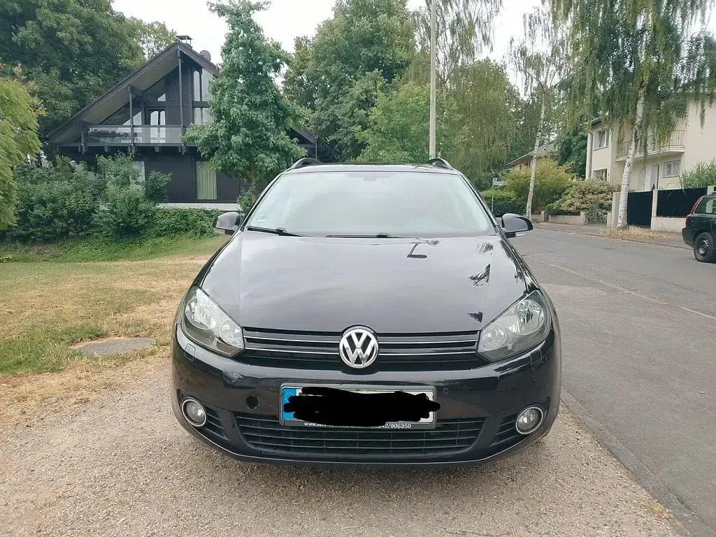Gebraucht VW Golf VI 105 PS (77 kW) 2011 Schwarz Kleinwagen