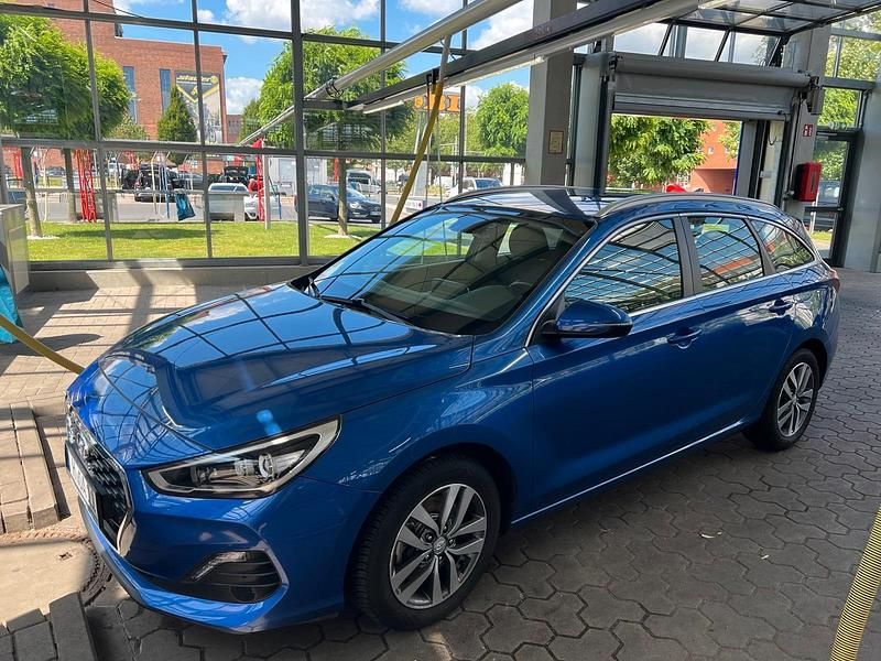Blau Gebraucht 2019 Hyundai i30 Kombi | 16.000 € (Etwas zu teuer) - Bild 1/4