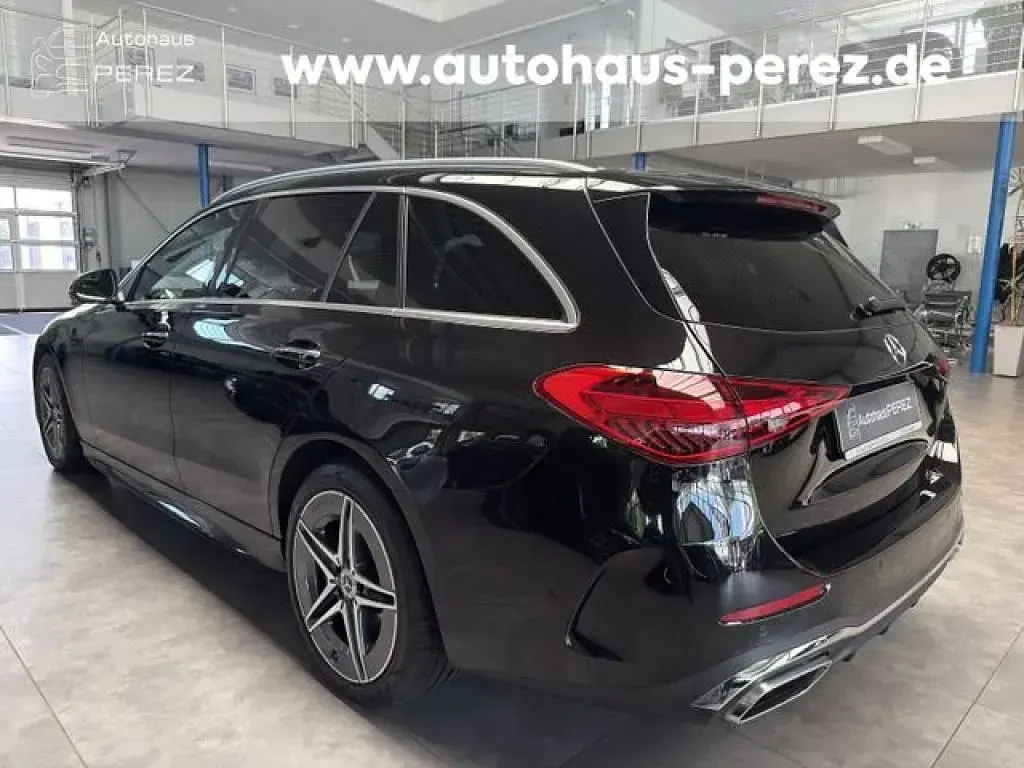 Gebraucht Mercedes 300 AMG 258 PS (189 kW) 2025 Obsidianschwarz (metallic) Kombi