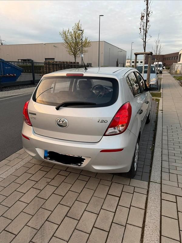 Gebraucht Hyundai i20 Edition 2014 Silber Kleinwagen